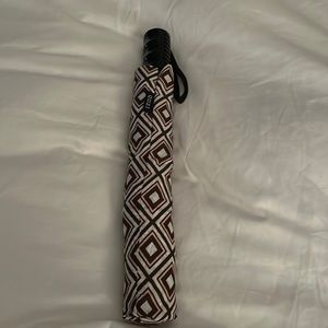 New Izod umbrella. Beautiful colors.